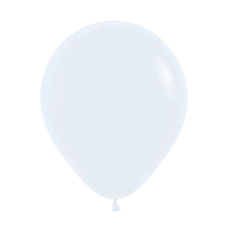 Weißer Pastell-Latexballon in klassischer Tropfenform