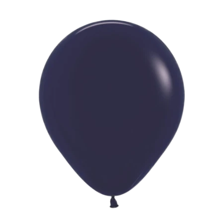 Marineblauer Pastell-Latexballon in klassischer Tropfenform